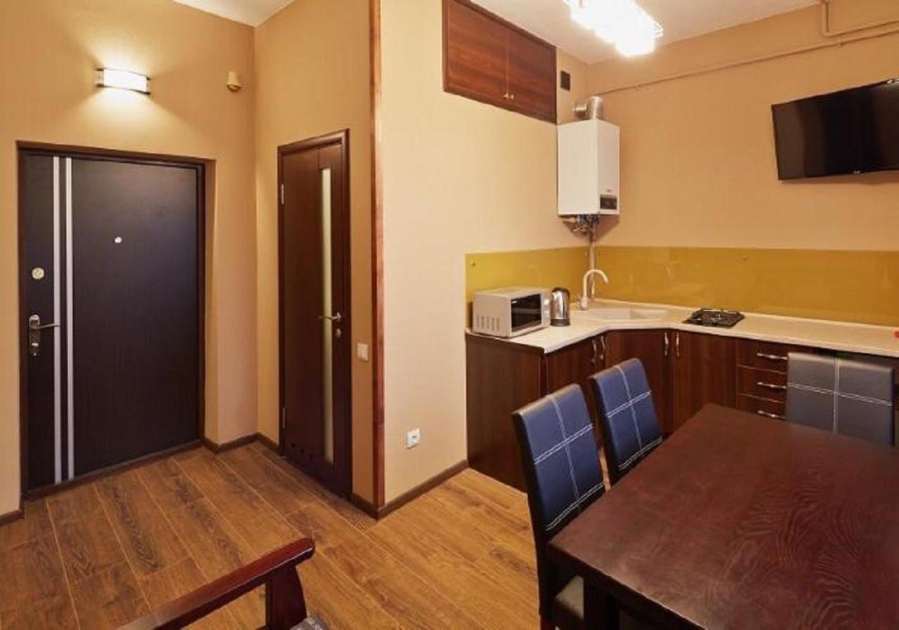 Apartment On Lychakivska リヴィウ エクステリア 写真